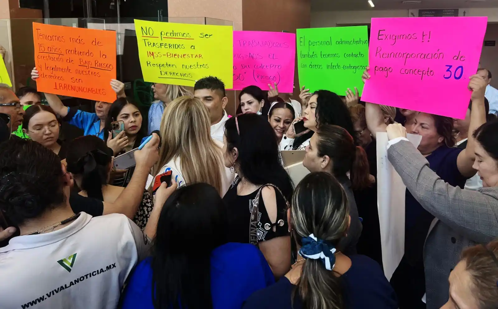 Image from Canal de  información Las Noticias TVP 📺📡🎥: Responde Salud a manifestantes del IMSS-BIENESTAR 🏥 Respaldan al Secr...