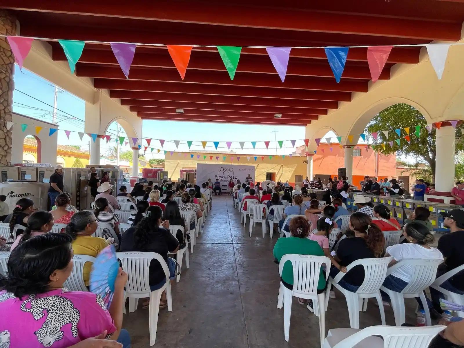 Image from Canal de información Las Noticias TVP 📺📡🎥: Se benefician 117 familias de 8 comunidades de Mazatlán con el program...