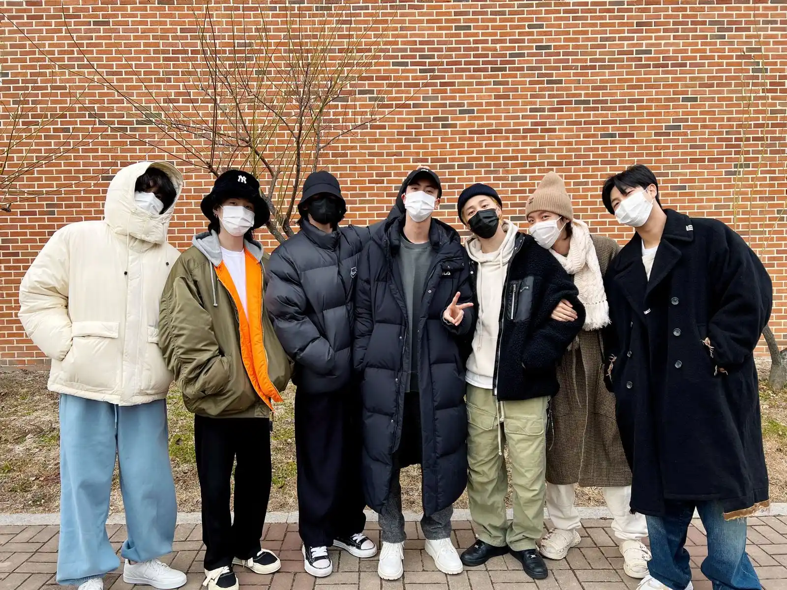 Image from 𝐁𝐓𝐒 𝐇𝐄𝐀𝐕𝐄𝐍 🧸🧺 - 𝐍𝐄𝐖𝐒: [🧺] Com a saída do YOON, consagrando o retorno de todos os 7 membros ...