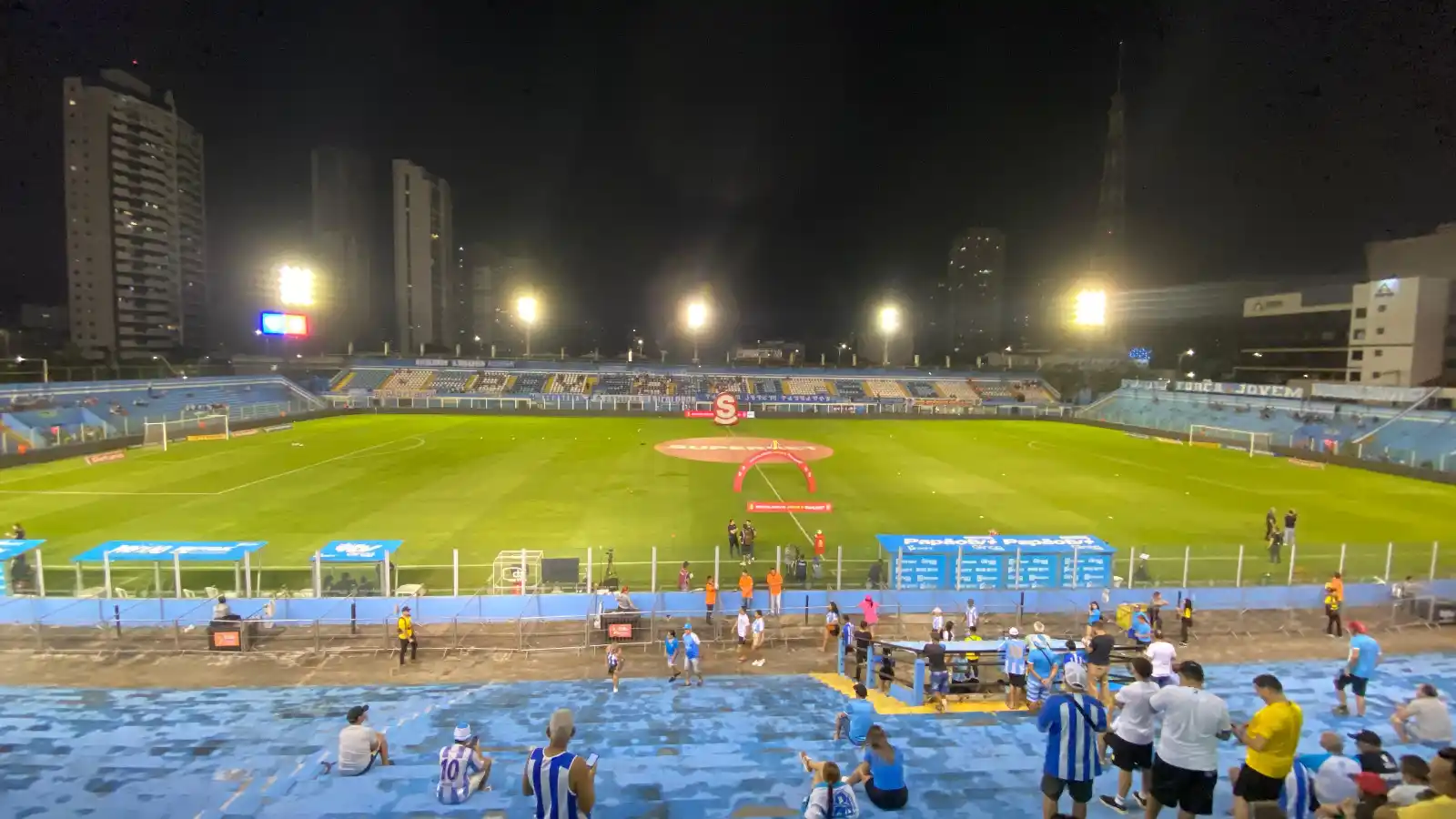 Image from ge Pará: *É noite de Lobo na Série B!* 🐺🔵⚪ *Paysandu e Botafogo-SP entram e...