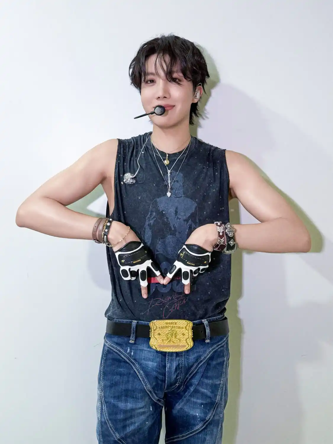 Image from Army For Youth⁷: 🌈| Fotos de J-hope durante sua participação no programa “Show! Music ...