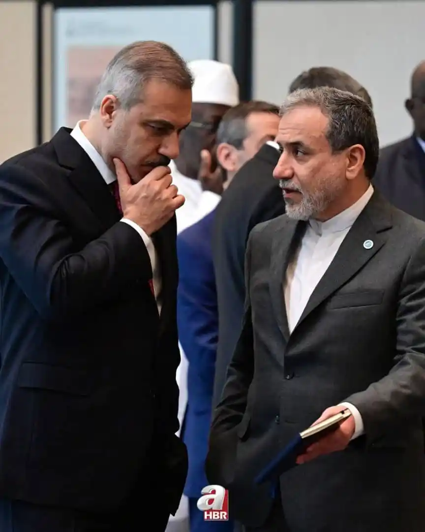 Image from اخبار فوری مهم: 🔺گفتگوی کوتاه عراقچی و فیدان، پیش از نشست وزرای خارجه سازمان همکاری ا...