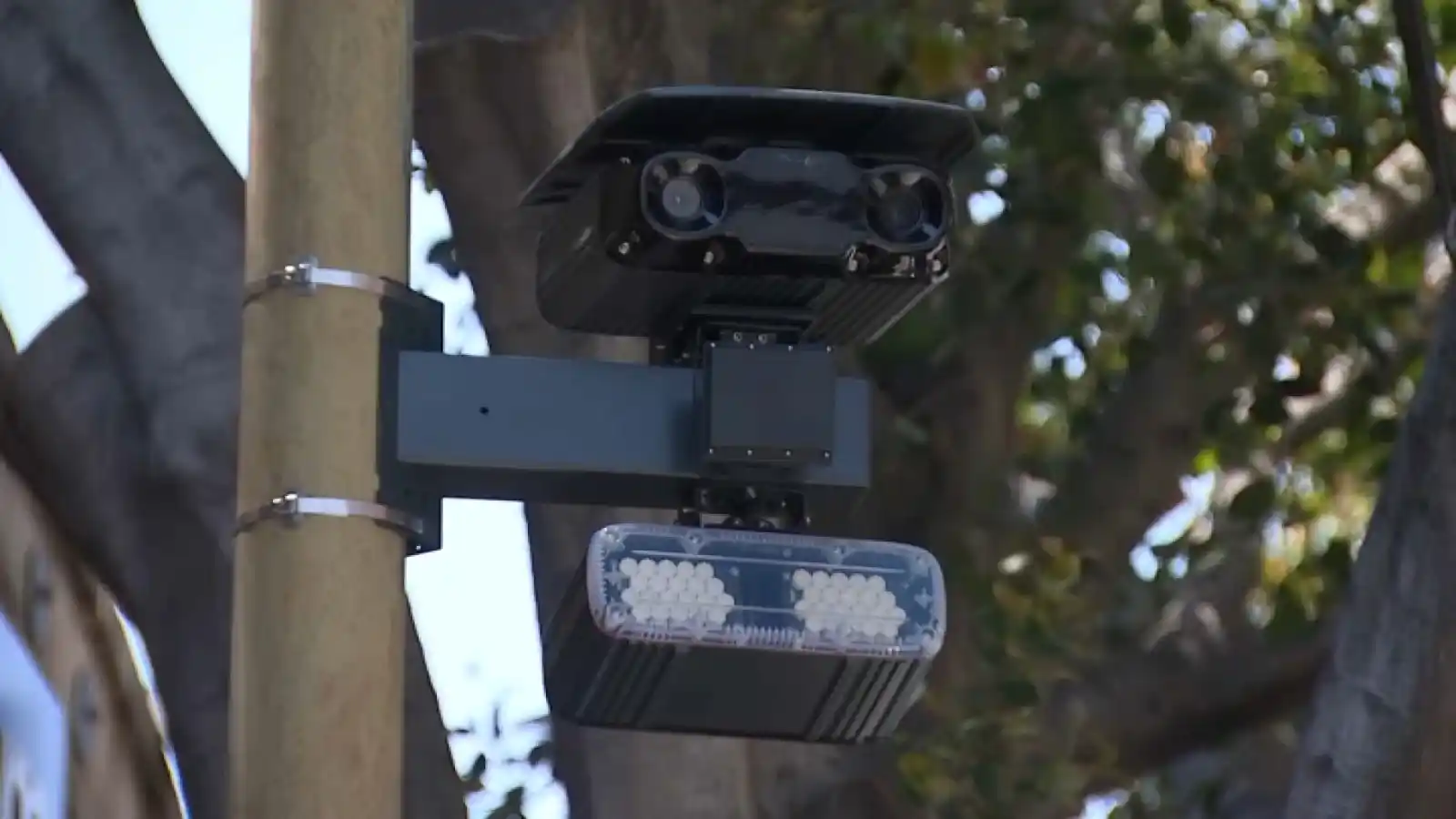 Image from Telemundo 48 Área de la Bahía: Intalarán cámaras lectoras de velocidad en 18 calles en Oakland con el...