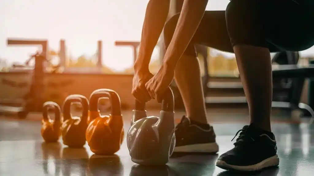 Image from PE RUNNING | Corrida e Caminhada: *Kettlebell: o equipamento compacto que pode turbinar seu treino de fo...