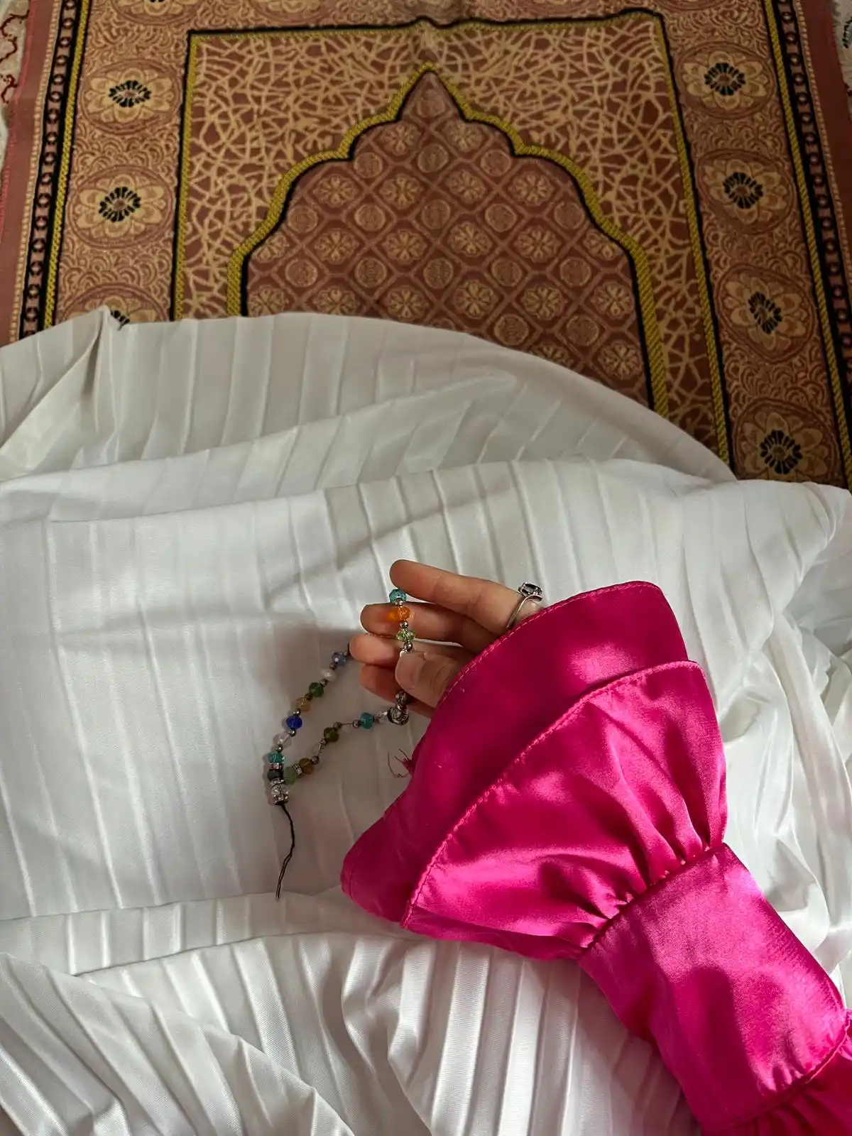 Image from •kübra özdemir🩷: *“Namaz, kalbin dili; ruhun secdesidir…”* Dünya gürültüsünün ortasınd...
