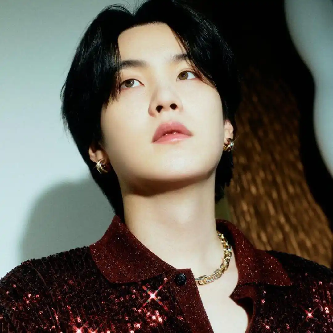 Image from Army For Youth⁷: 🐱| No dia 21 de junho de 2025, SUGA foi oficialmente dispensado do se...