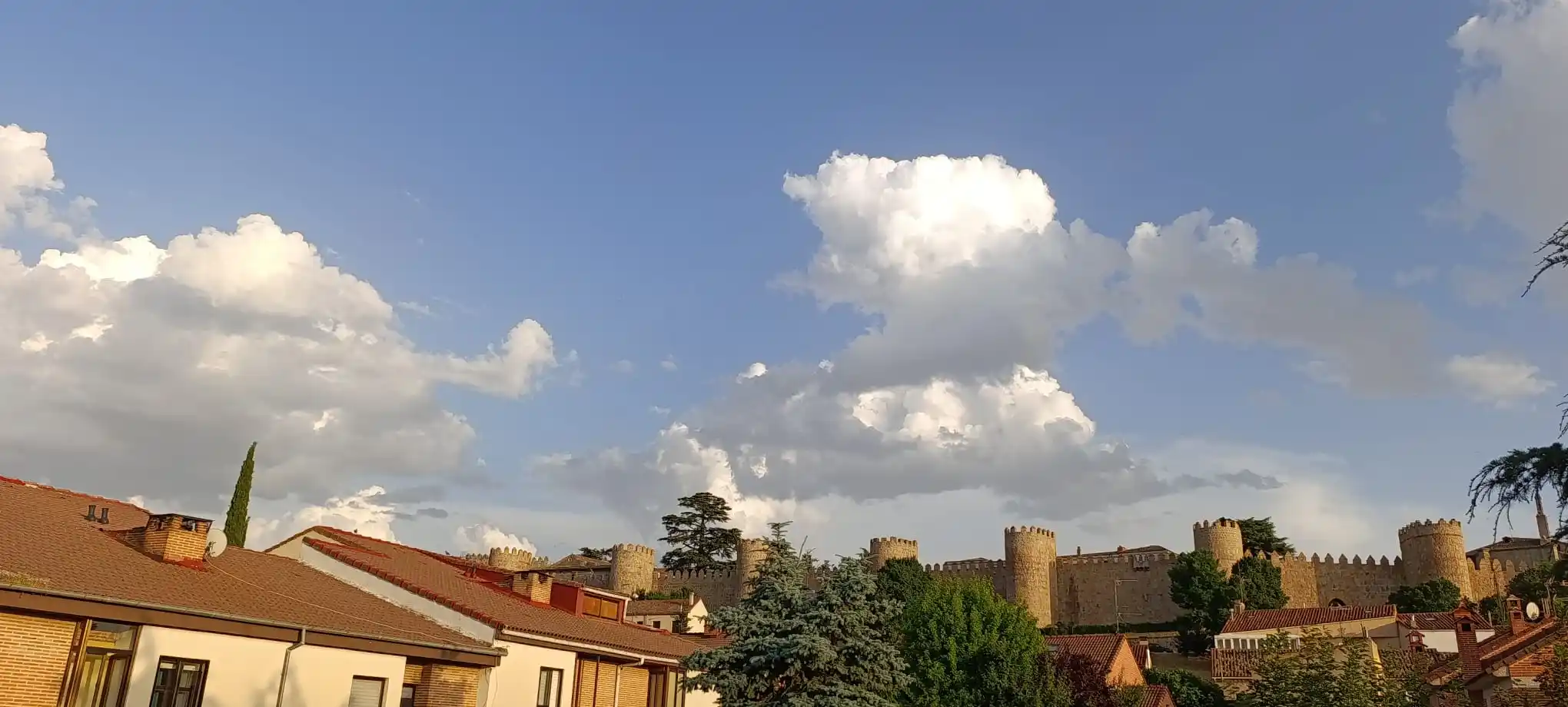 Image from MeteoAvila Canal: ⚡ Nubes de evolución en <a class="text-blue-500 hover:underline cursor...