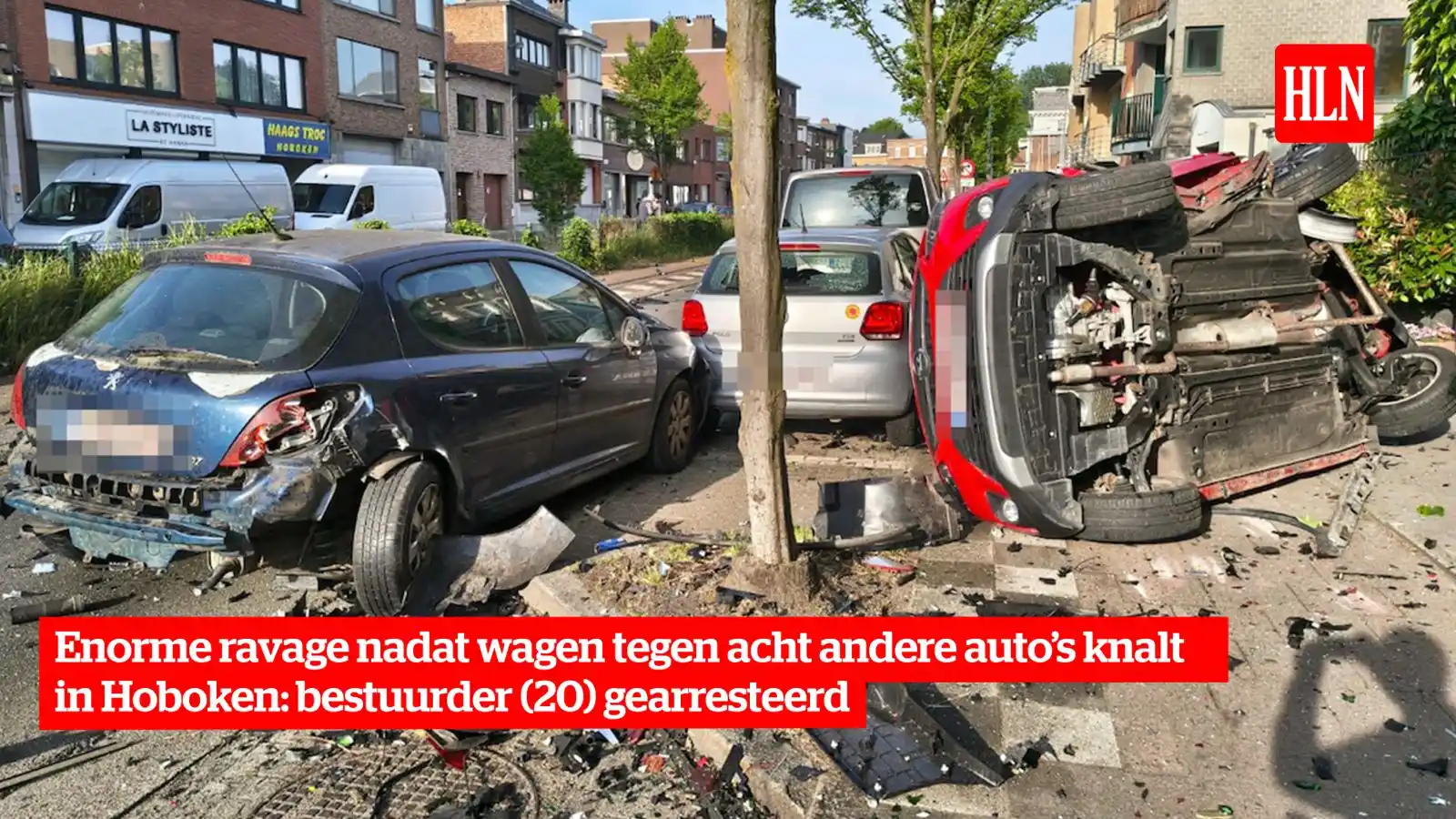 Image from HLN.be: Op de Antwerpsesteenweg in Hoboken is zaterdagochtend een stevig ongev...