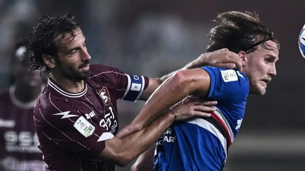 Image from Sport Fanpage.it: *Salernitana-Sampdoria rinviata dopo il caso dell’intossicazione alime...