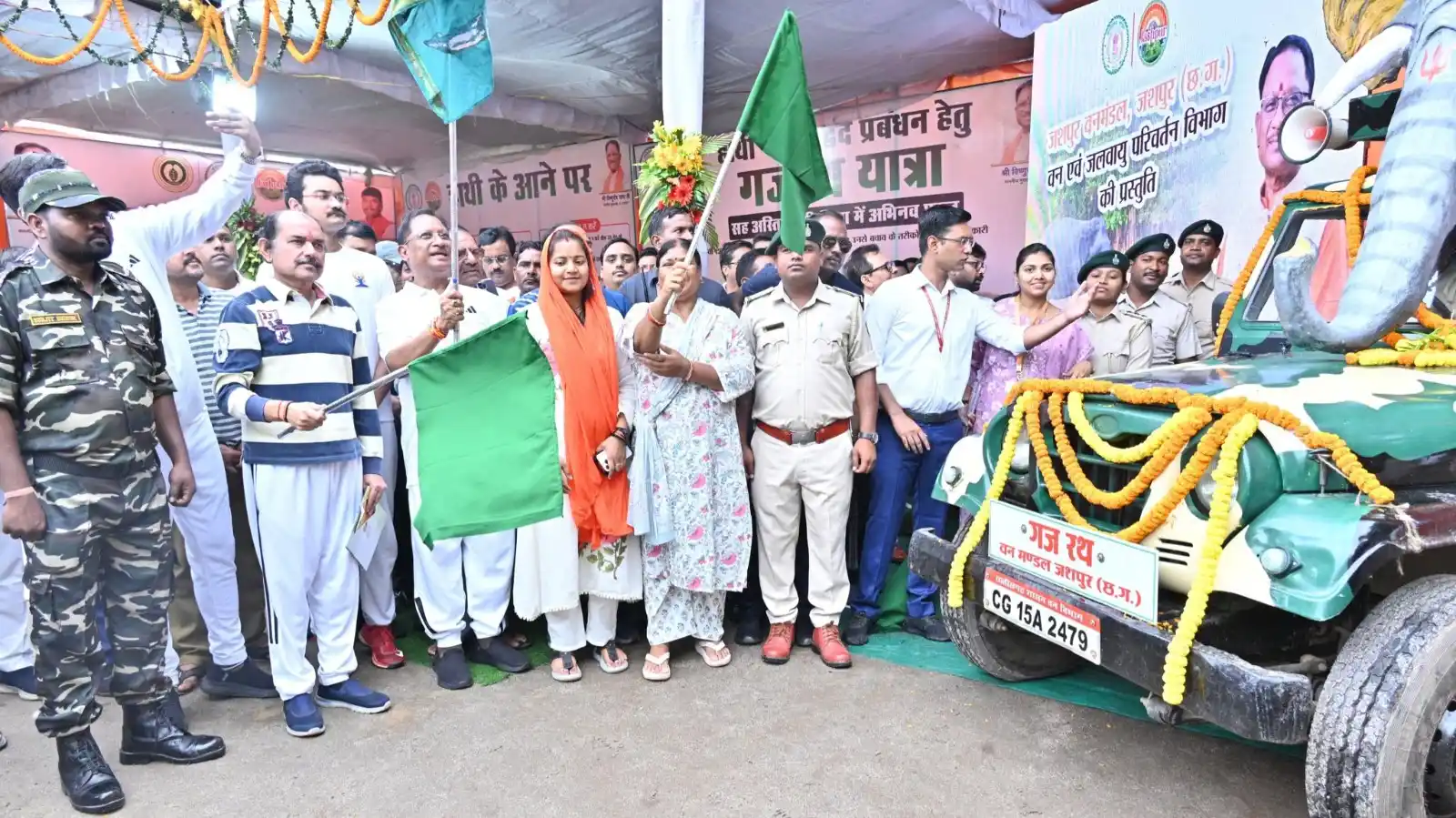 Image from Vishnu Deo Sai Official: सुरक्षा, समझ और संवेदनशीलता के साथ ही हम मानव और वन्यजीवों के बीच संतु...