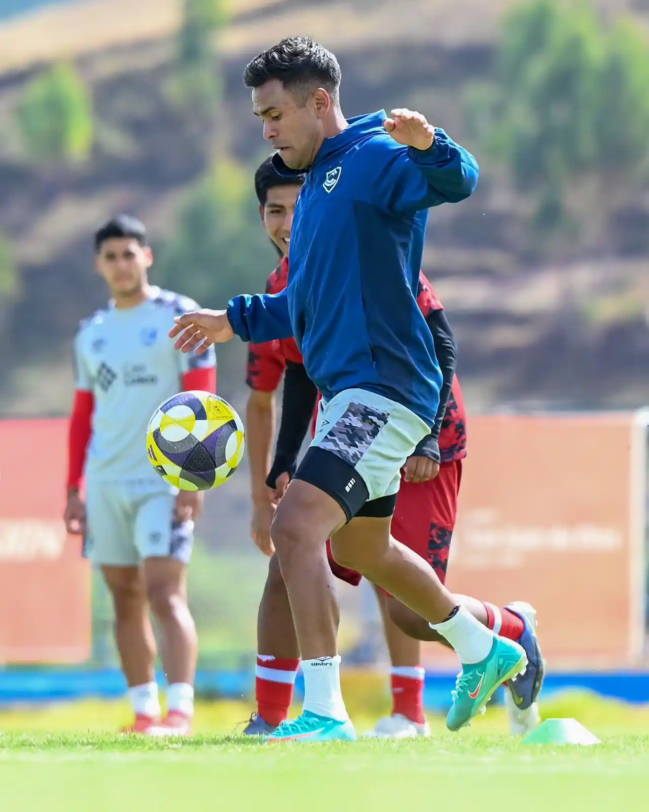 Image from Club Cienciano: ¡Viernes con todo! ⚽️💪🏻 🎟️ Compra tus entradas en Joinnus (t.ly/3h...