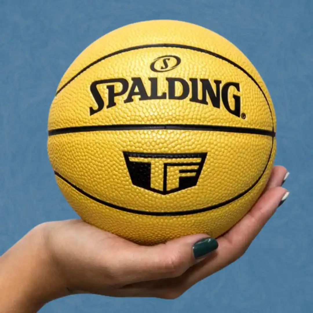 Image from 👟🏀 SMART10 Promoções de Tênis de Basquete - cupons e lançamentos: 🚨 Bola em miniatura feita em microfibra! 🔥  💢 BOLA SPALDING TF-GOLD...