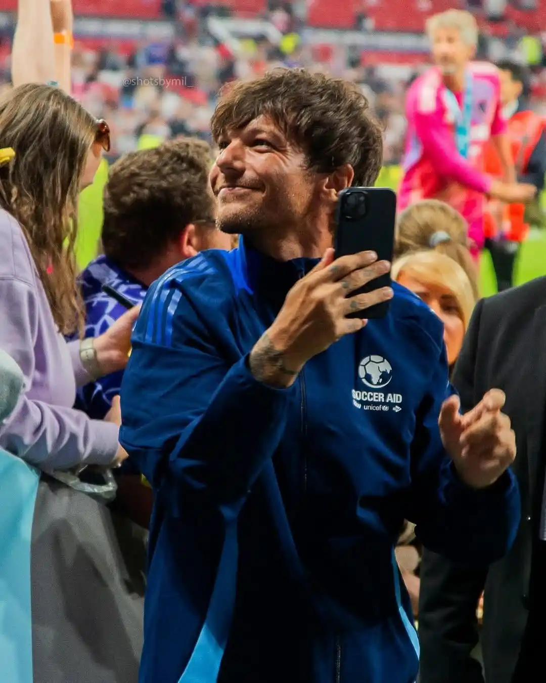 UOL | Universo Louis Tomlinson post