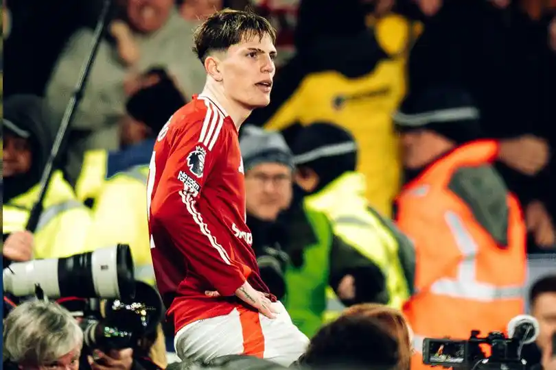 Image from SOCCER WORLD REVIEW: 🚨|🔱 *Chelsea tengah mempertimbangkan untuk mencoba merekrut pemain s...