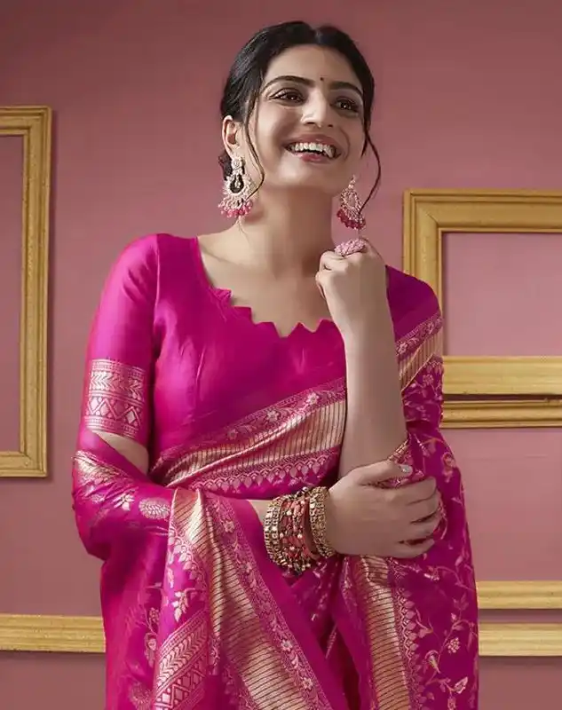 Image from CYBER CHATHAN: 🔥🔥Houri Fab Woven, Embellished Banarasi Pure Silk, Jacquard Saree  (...