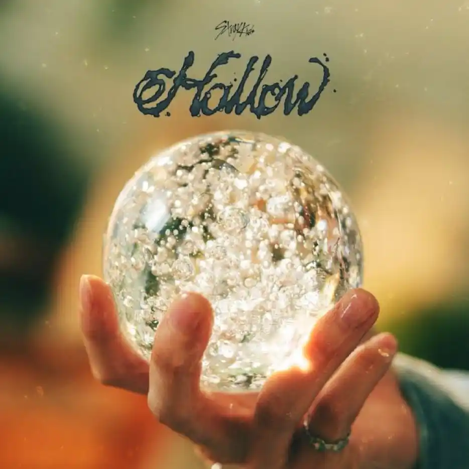 Image from STRAY KIDS - BREAKING NEWS ✨🌿: [📊| ꜱᴋᴢ ʙʀᴇᴀᴋɪɴɢ ɴᴇᴡꜱ]  "Hollow" de StrayKids se convierte en la prim...