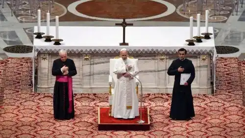 Image from Vatican News PL: *Leon XIV: budujmy mosty tam, gdzie są mury* O tym, że żyjący w II w...