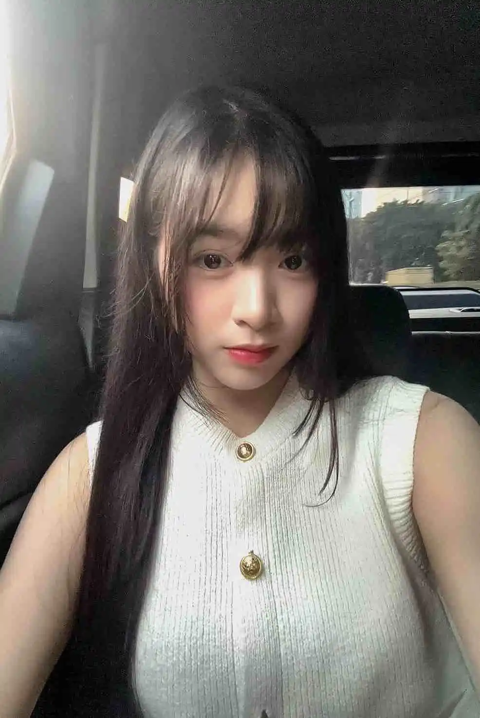Image from JKT48 | SEPUTAR JEKETIAN OFFICIAL: Lily live IDN!  Day i mwarnai dino  🗓️ Jumat, 20 Jun 2025 | 22:40 WIB...