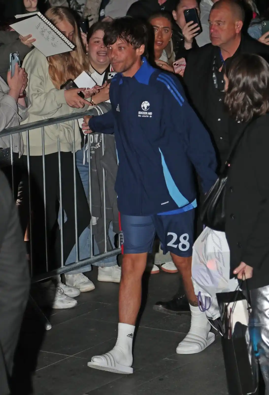 UOL | Universo Louis Tomlinson post