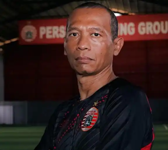 Image from SOCCER WORLD REVIEW: 🚨|🔱 *Mias, 17 Mei 2025 – Hendro Kartiko resmi meninggalkan Persija J...