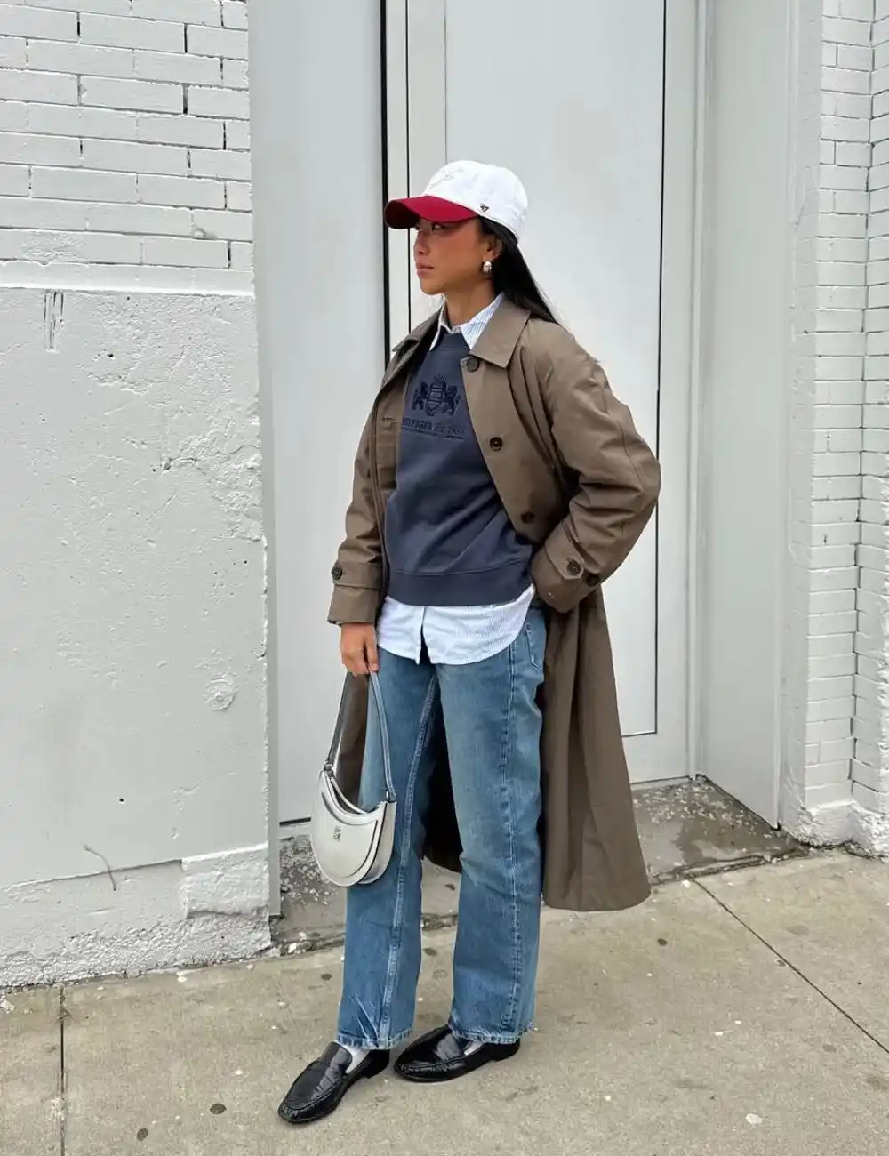 Image from STEAL THE LOOK: O trench coat com efeito manchadinho e amarração é perfeito pra quem g...