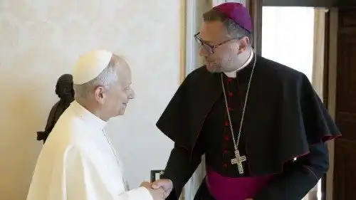 Image from Vatican News PL: *Papież przyjął nuncjusza apostolskiego na Ukrainie: „Podzieliłem się ...