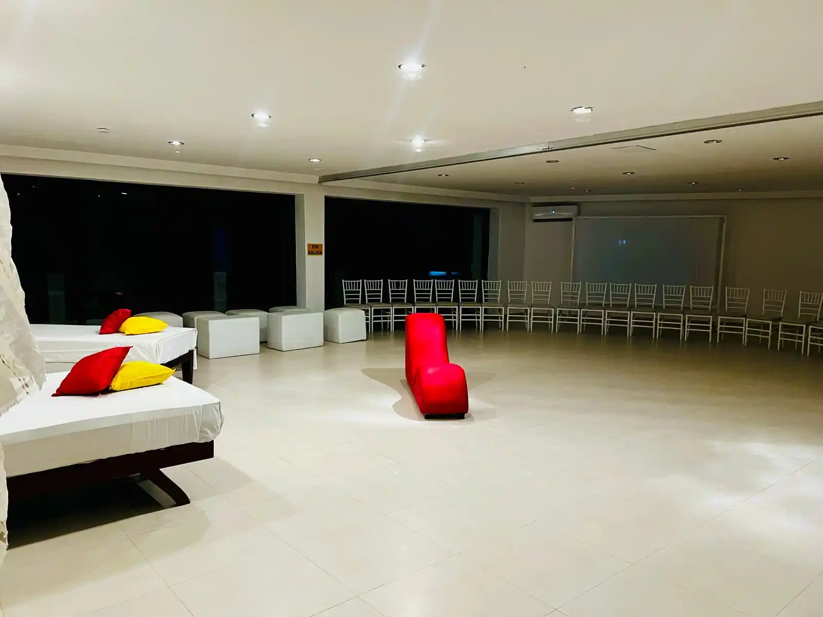 Image from AMBIENTE SW FIESTAS Y REUNIONES : Saludos! Los esperamos a partir de las 10pm en el Play Room! Tendremos...