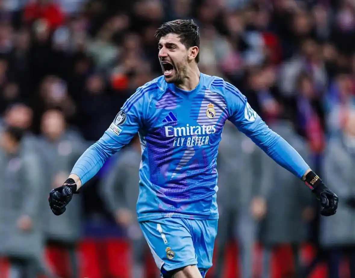 Image from SOCCER WORLD REVIEW: *🚨|🔱⚪️ Selengkapnya tentang kisah kesepakatan baru Thibaut Courtois ...