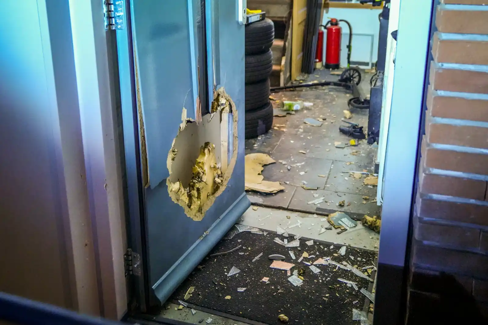 Image from Crime in Brabant: *Vader en zoon (8) getroffen door explosie in hun woning: ‘Het was boe...