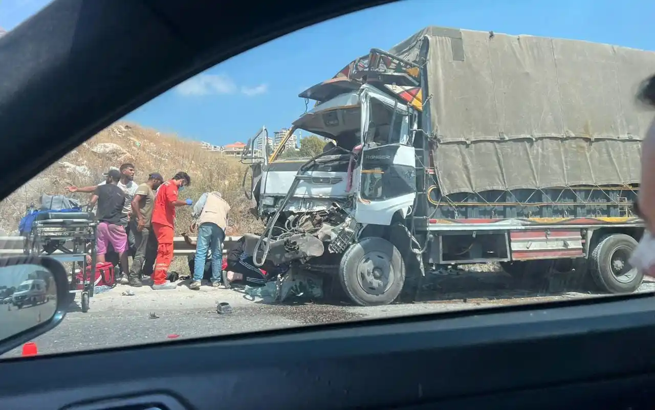 Image from Aliwaa Newspaper : إعتراض دورية فرنسية تابعة لليونيفيل في بلدة السلطانية قضاء بنت جبيل...