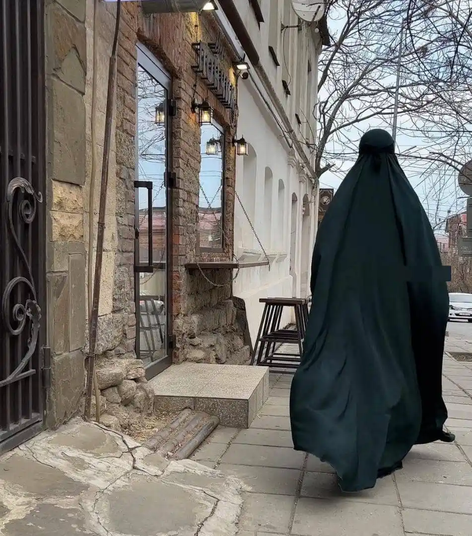 Image from درر الوحیین  Q H: ای کسانی که در تابستان گرمای جلباب و نقاب را تحمل می‌کنید!  الله سبحان...