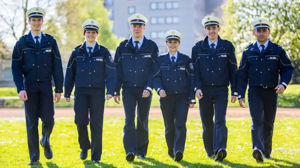 Image from Polizei NRW Euskirchen: *Berufswunsch 2026 - Kommissar*in bei der Polizei NRW*  ❗Für Kurzentsc...