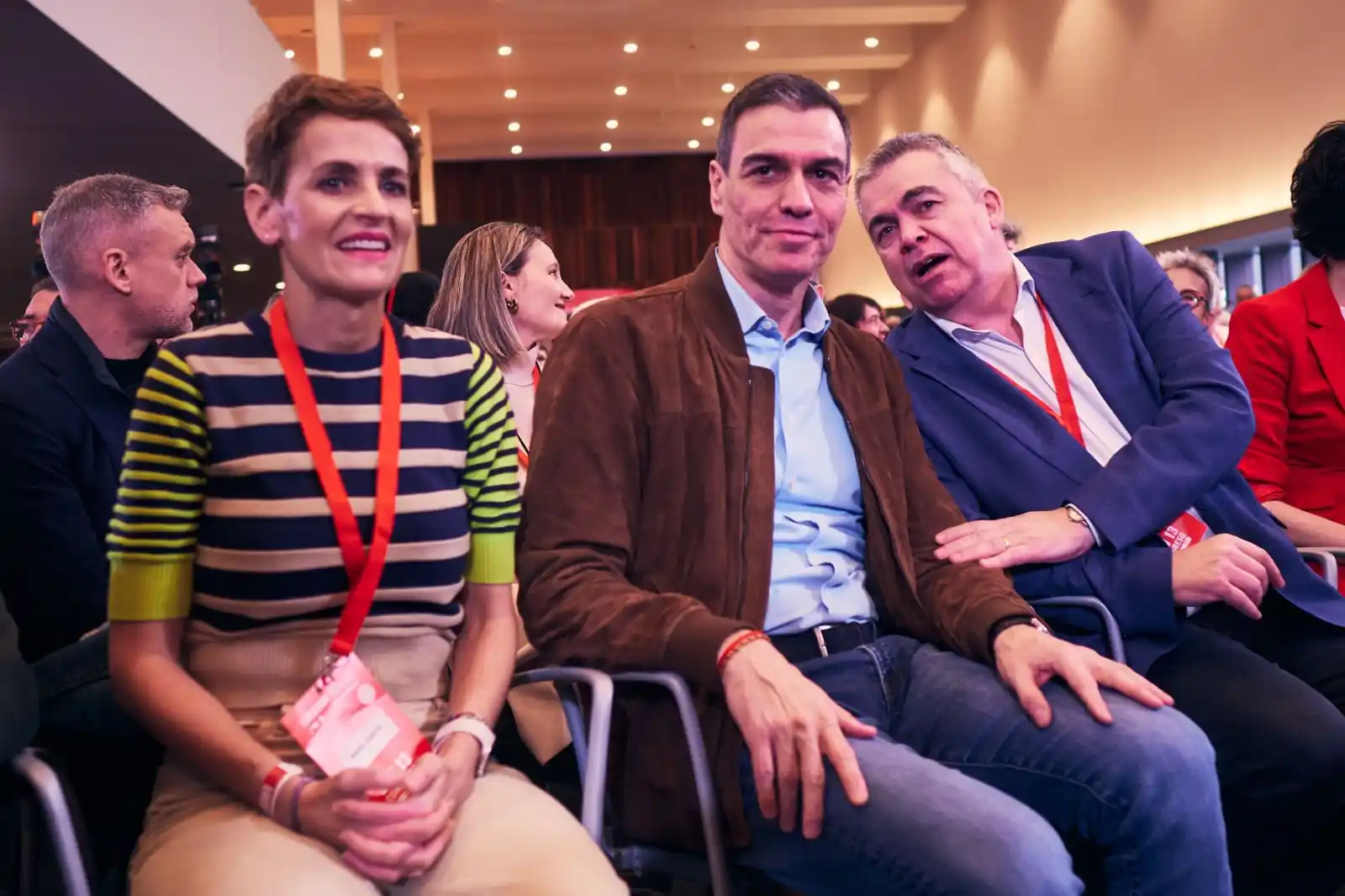 Image from El Confidencial: 👋 ¡Buenos días! *Chivite adjudicó casi 8 millones a la empresa de Ce...