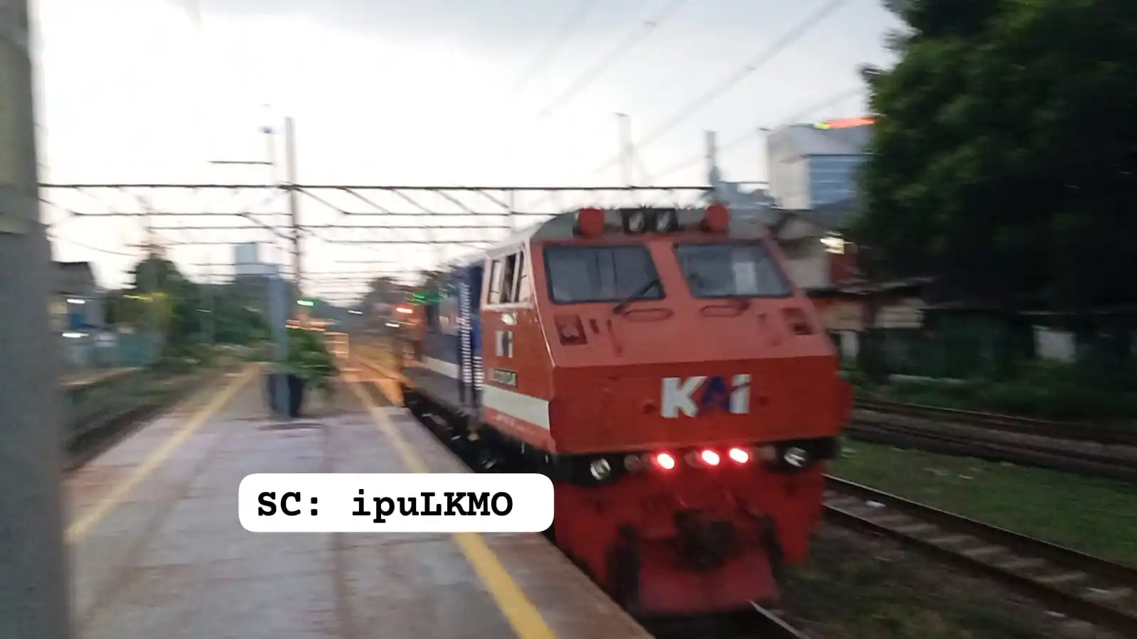 Image from SSR || Seputar Sensus Railfans.: *CC 2018348 SDT 🔴🔵 - 304 PARCEL UTARA {KPB - SBI}* `Pcc: KMO - RJW` ...