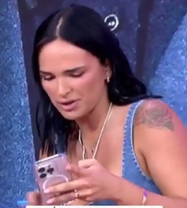Image from PREMIER LEAGUE LIVE MATCHES & NEWS⚽: ‼️Claudia Bavel, 29-year old adult content actress, reveals WhatsApp m...