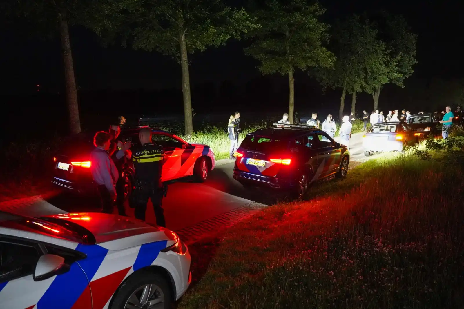 Image from RTV Drenthe: De politie heeft activist Jan Huzen uit Nieuw-Weerdinge aangehouden na...