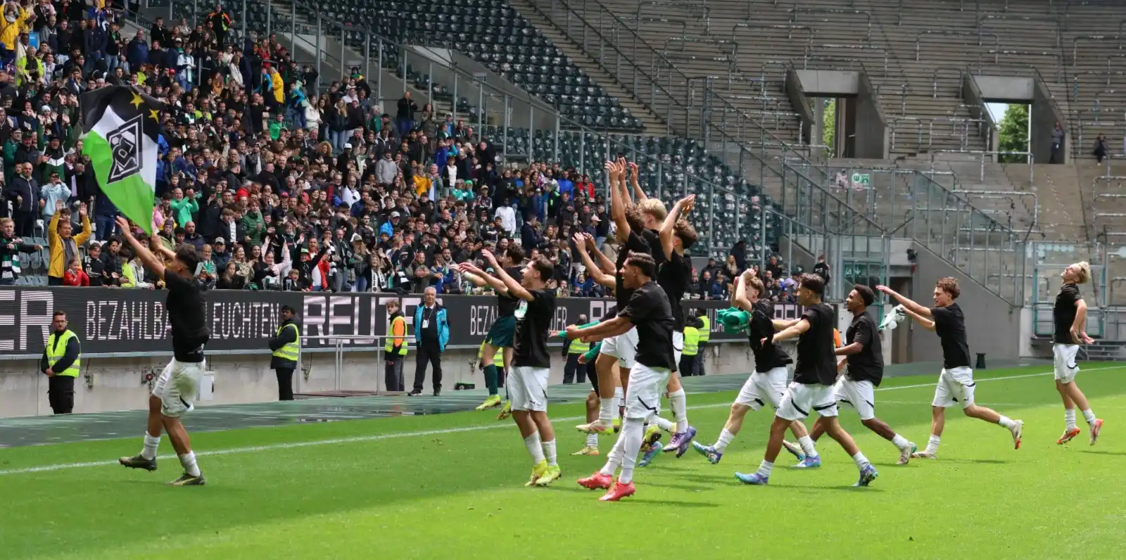 Image from Fohlenfutter - Borussia Mönchengladbach @ RP: Erneut lag Borussias U1️⃣7️⃣ in einem K.o.-Duell um die Deutsche Meist...