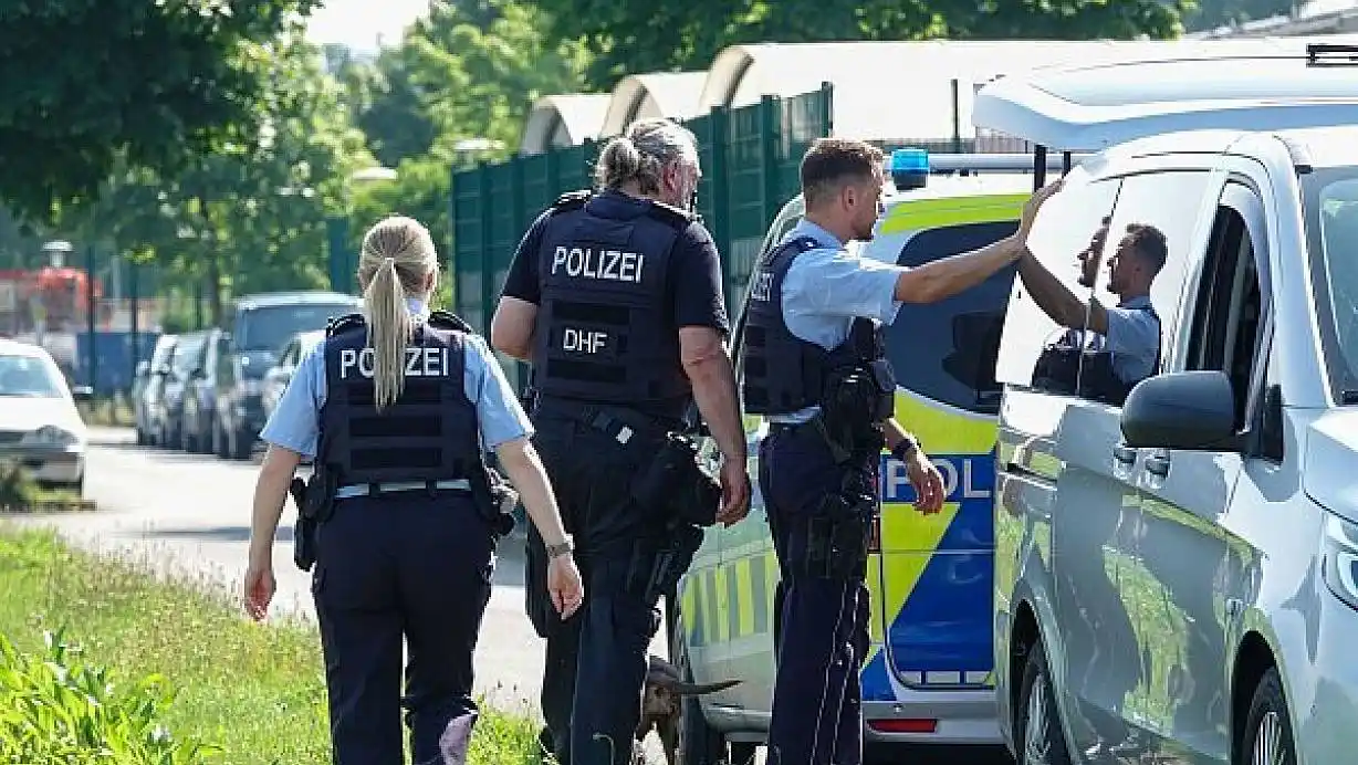 Image from NW Bielefeld: ➡️ *Gefängnisausbruch in Bielefeld:* Flüchtiger nimmt Taxi ins Ruhrgeb...