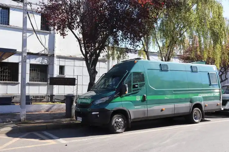 Image from Chillan OnLine: Gendarmería se querellará por agresión a funcionario en penal de Chill...