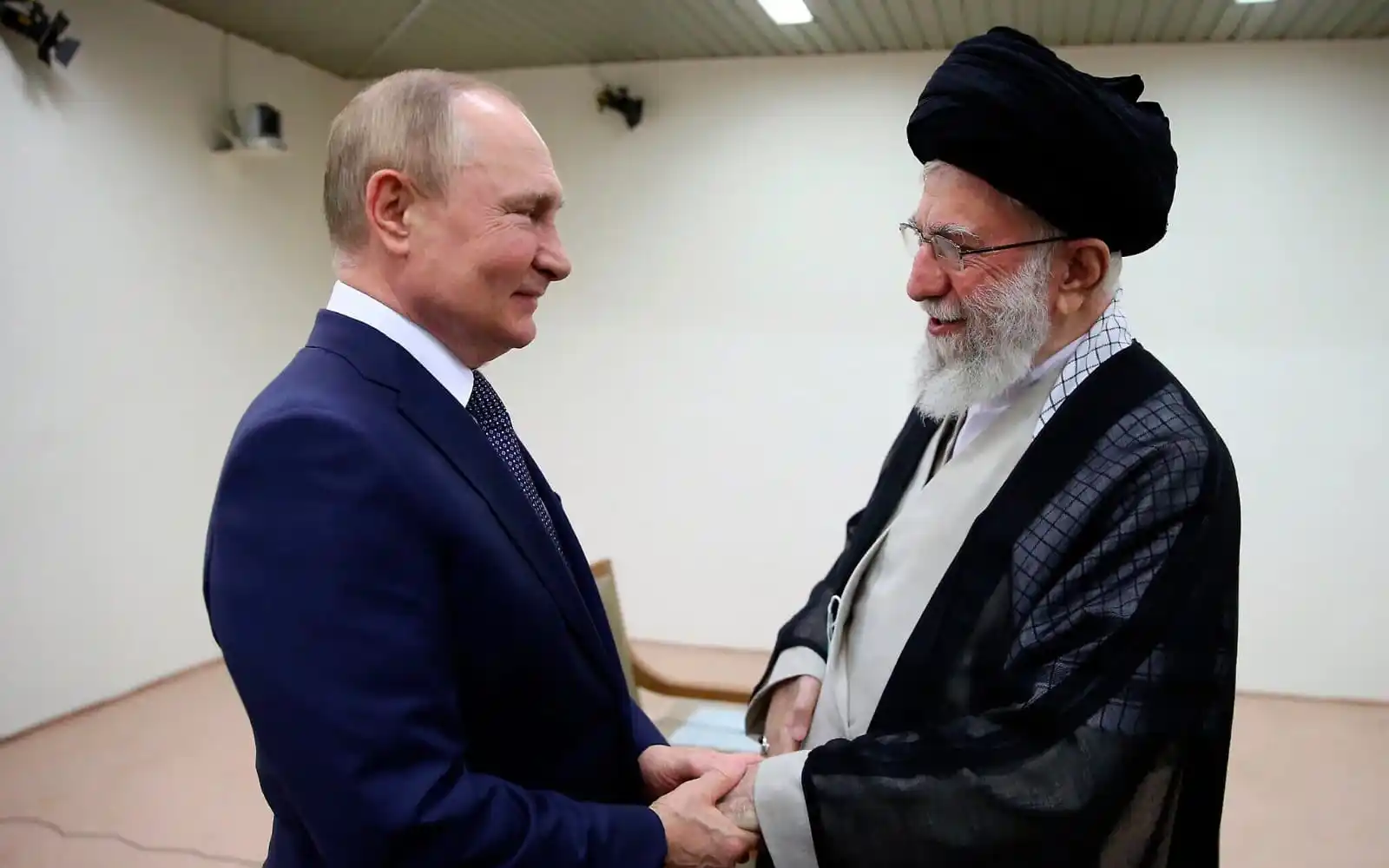 Image from LIFE INFO: [ 🇮🇱 ISRAËL | 🇮🇷 IRAN ]  🔸 Le Kremlin estime qu’un changement de ...