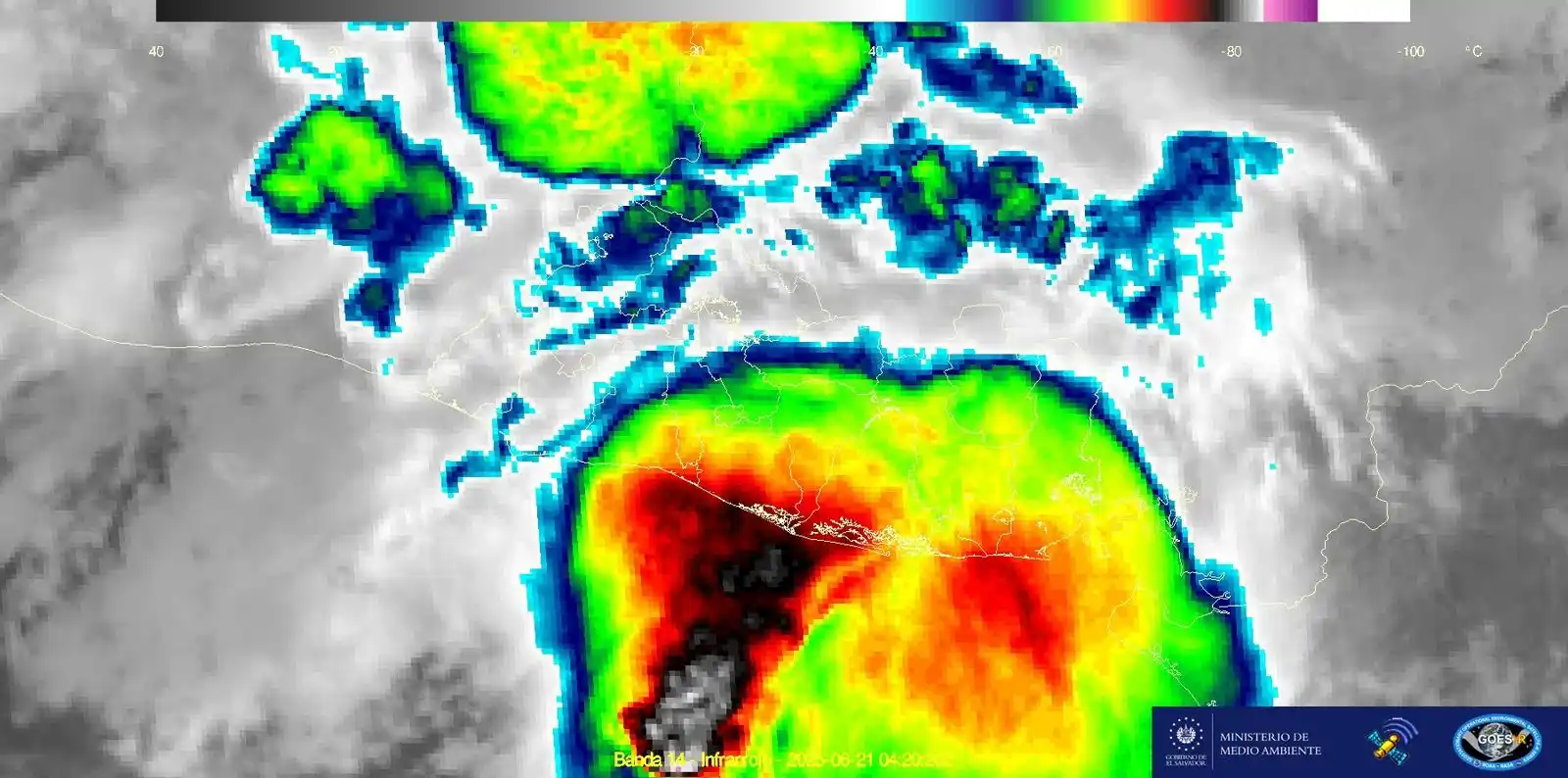 Image from Ministerio de Medio Ambiente El Salvador: Imagen de satélite muestra cielo nublado con lluvias intermitentes sob...