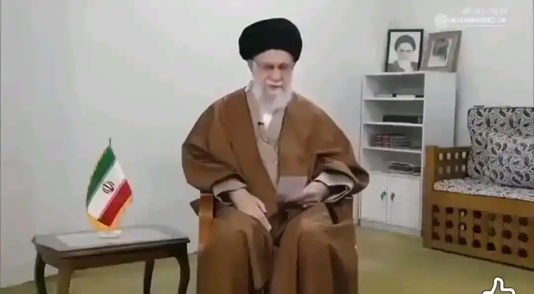 Image from LIFE INFO: Iran 🇮🇷 : "Je suis vieux, mon corps ne vaut rien. Je suis assis sur ...