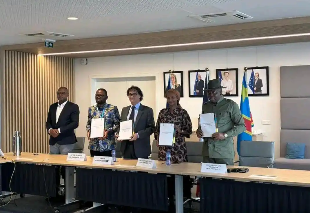 Image from LIFE INFO: 🚨Kinshasa : Deux contrats de financement d'un montant total de neuf (...