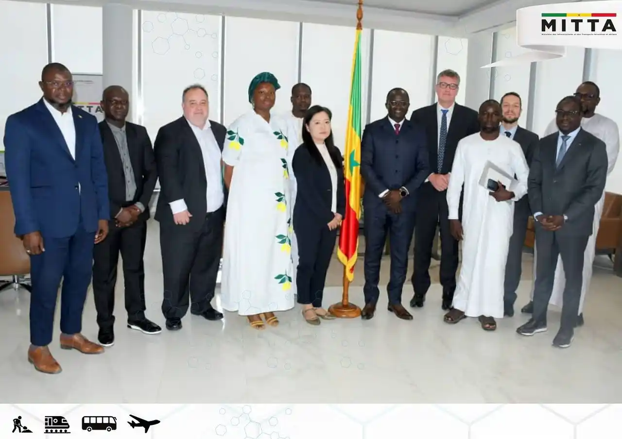 Image from 🇸🇳BESTWORLD 🇸🇳: 🚍 Le Sénégal obtient un financement de 100 millions USD (environ 57 m...