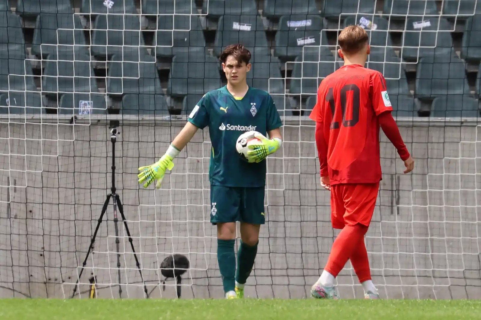 Image from Fohlenfutter - Borussia Mönchengladbach @ RP: Marcello Trippel stellte seine Qualitäten unter anderem im U17-Finale ...