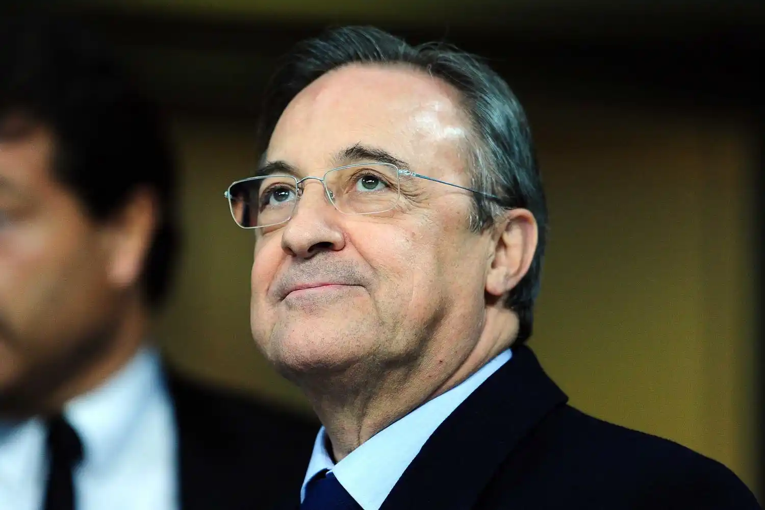 Image from Bernabéu Digital: 🚨 Ofensiva del Real Madrid por un central: ya ha lanzado la primera o...
