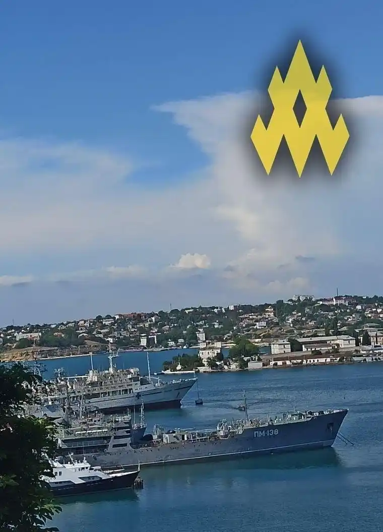 Image from АТЕШ: *🚢 Оккупанты разбирают украинский корабль на запчасти в Севастополе...