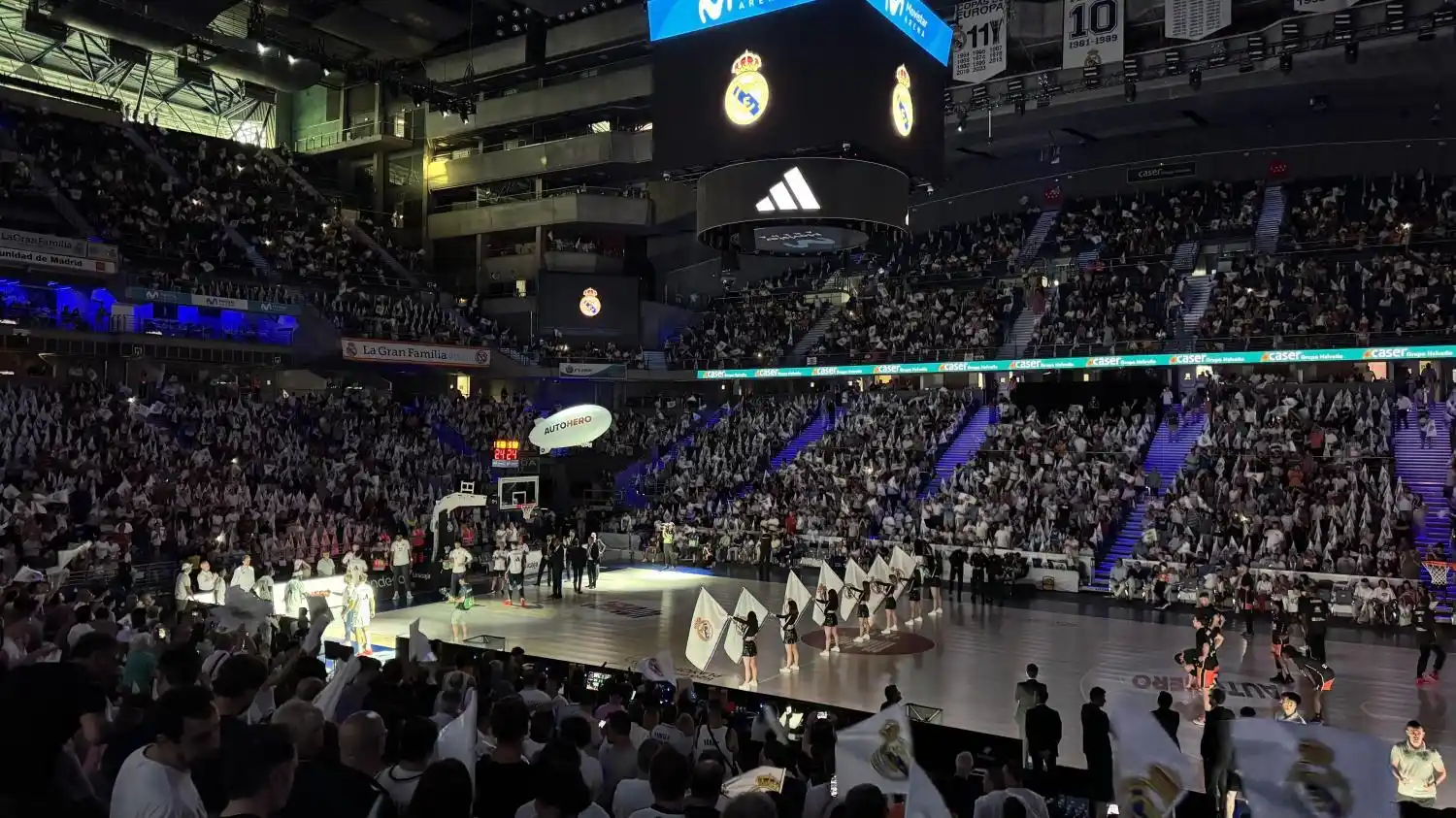Image from Bernabéu Digital: 😎 Real Madrid 89-75 Valencia Basket: los blancos activan el modo fina...