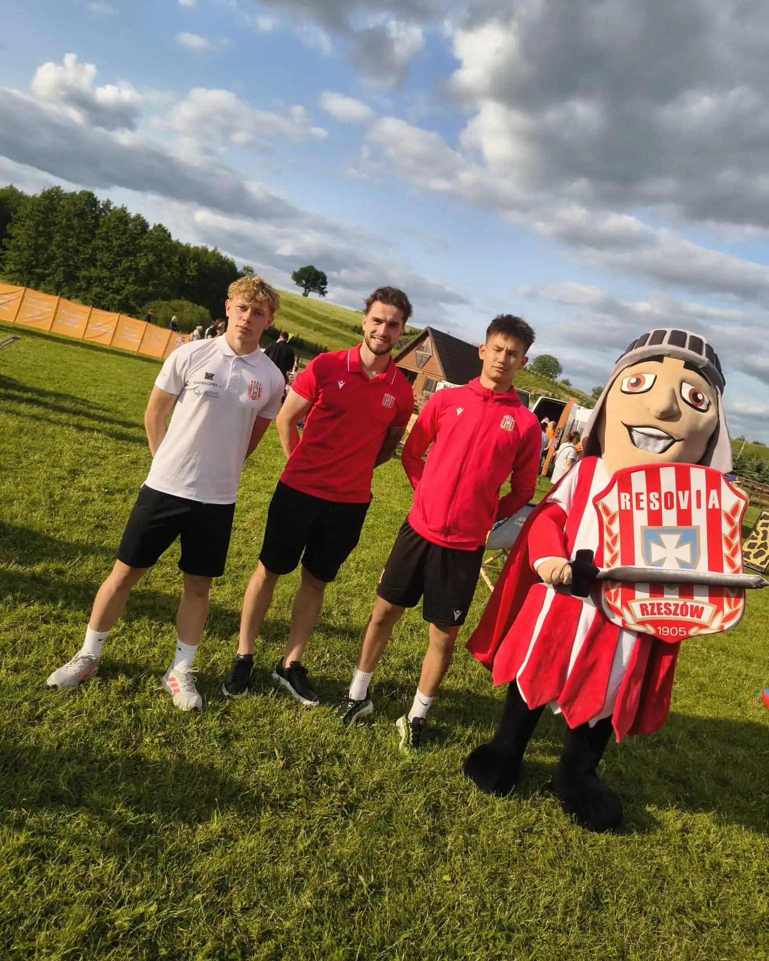 Image from Resovia Rzeszów: W poprzednim tygodniu braliśmy udział w pikniku odbywającym się na ter...