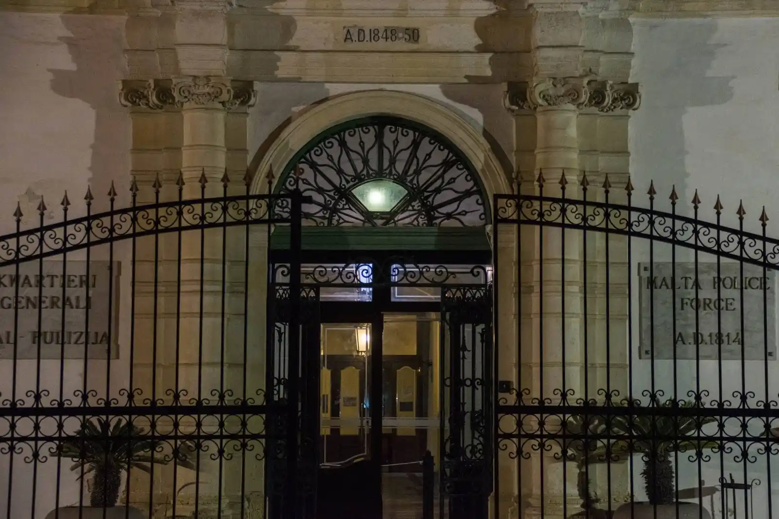 Image from Newsbook Malta: *Żagħżugħ bi ġrieħi gravi wara attentat ta’ serqa*  Ingliż ta’ 22 sena...